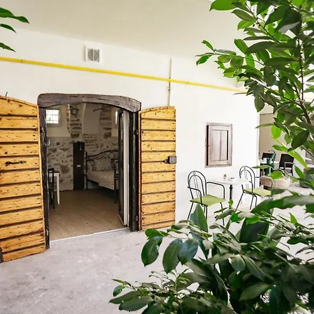 Apartman 150 Steps To The Main Square *