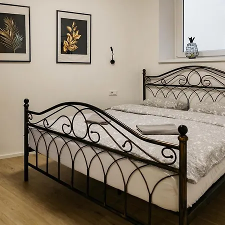 150 Steps To The Main Square 卢布尔雅那