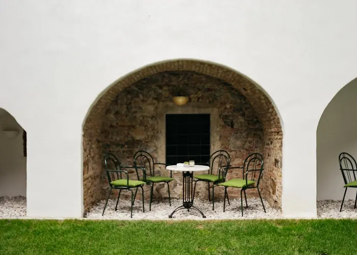 شقة 150 Steps To The Main Square *