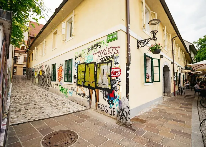 شقة 150 Steps To The Main Square *