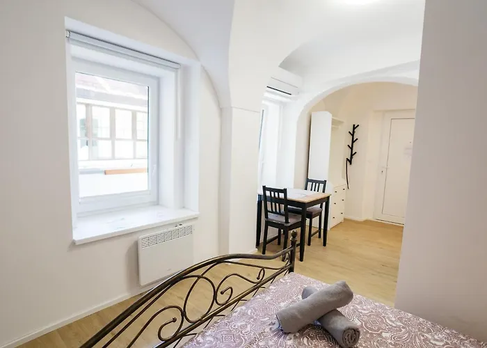 150 Steps To The Main Square לובליאנה