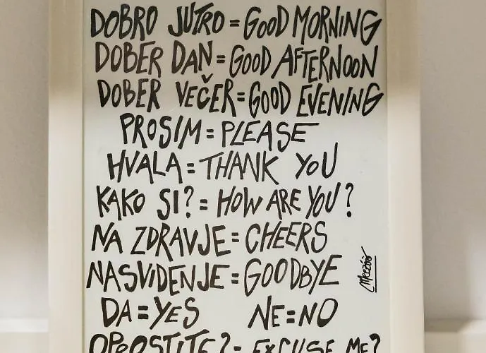 150 Steps To The Main Square شقة