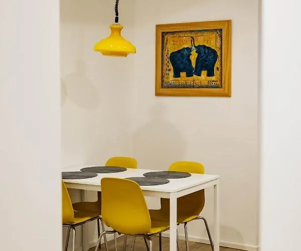 דירה 150 Steps To The Main Square