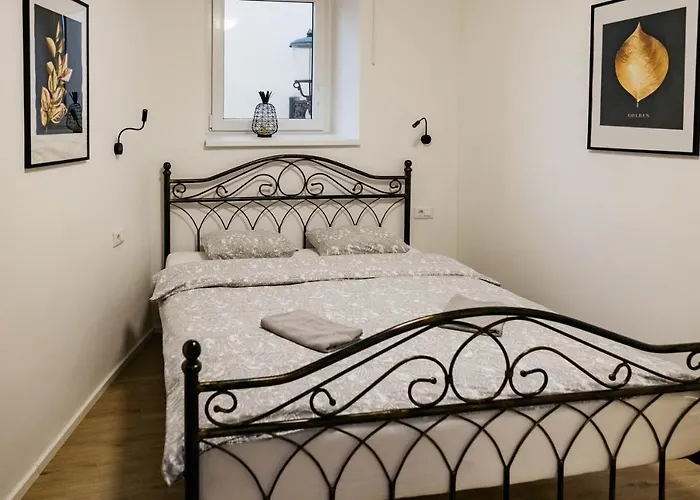 شقة 150 Steps To The Main Square